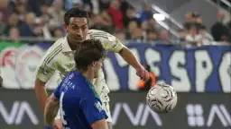 İrfan Can Kahveci ve Oğuz Aydın sahnede! Rize'de fişi çektiler
