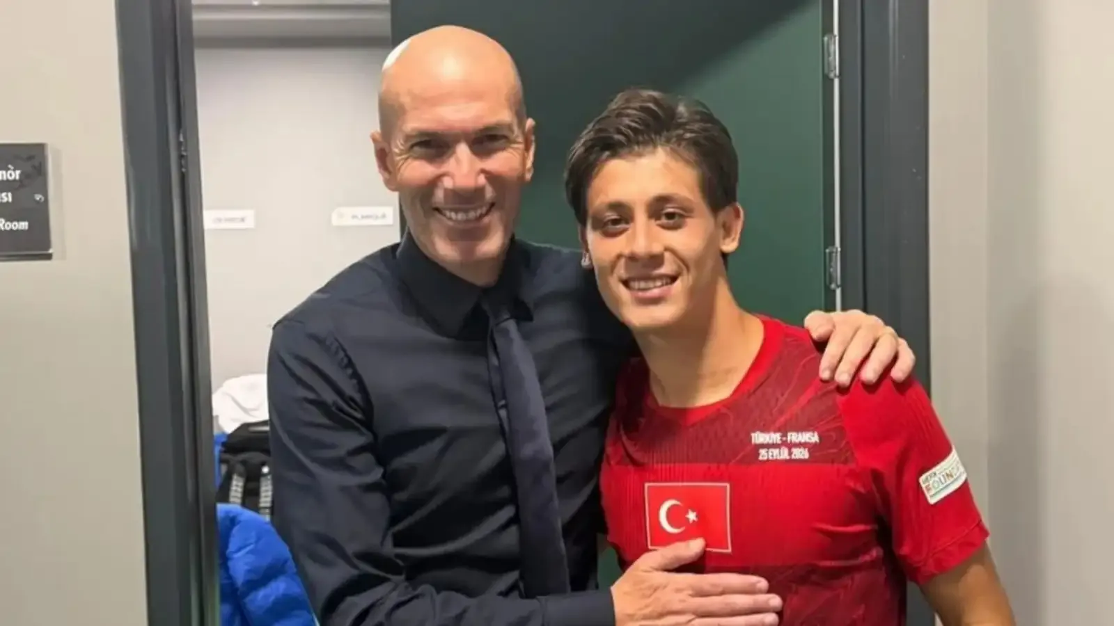 Zidane fotoğrafının altında Arda Güler'den Mbappe'ye: "Bu sefer asist senden"