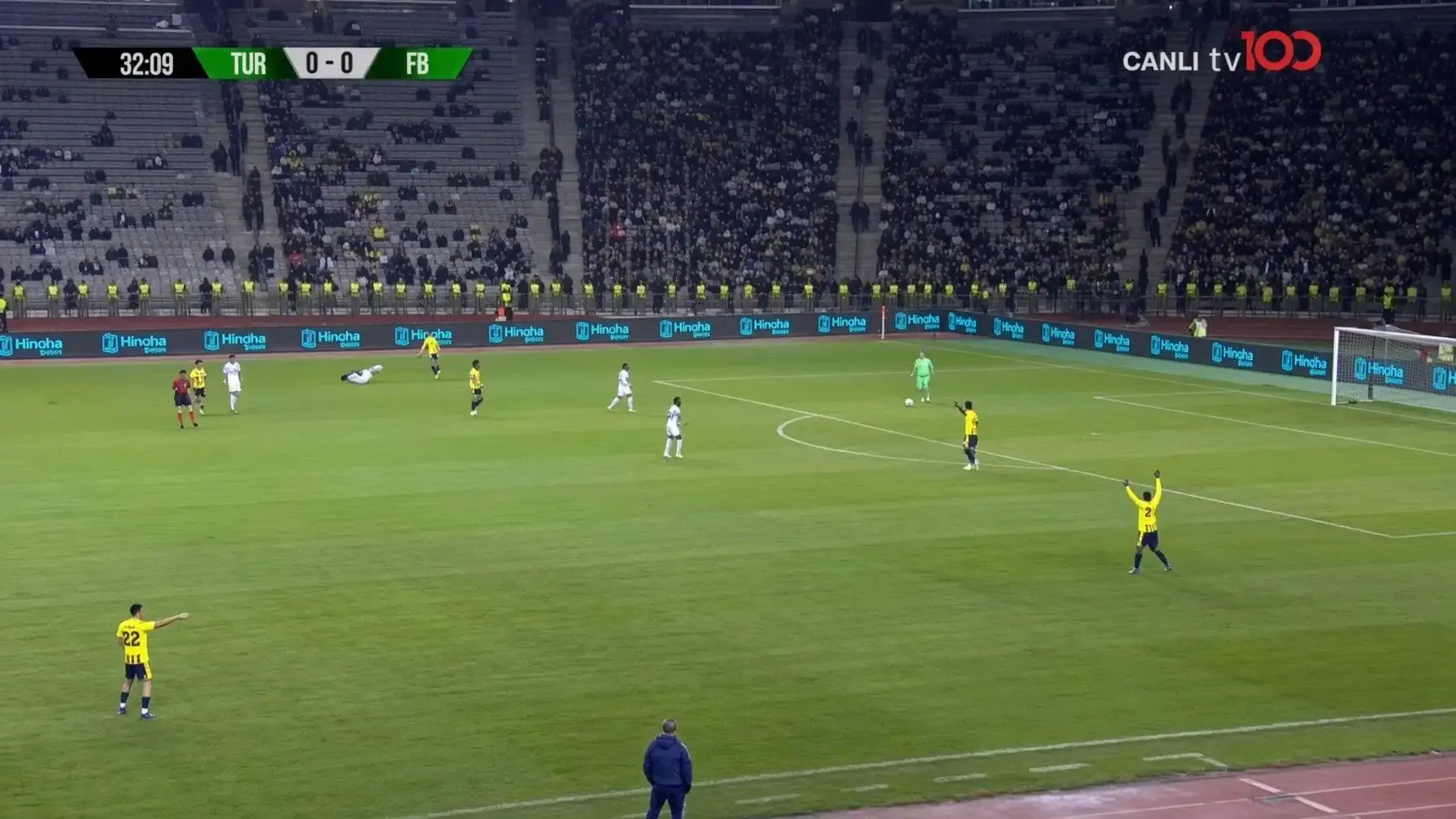 Mason Greenwood rakibine tekme attı: Hakem Kırmızı kart verdi!