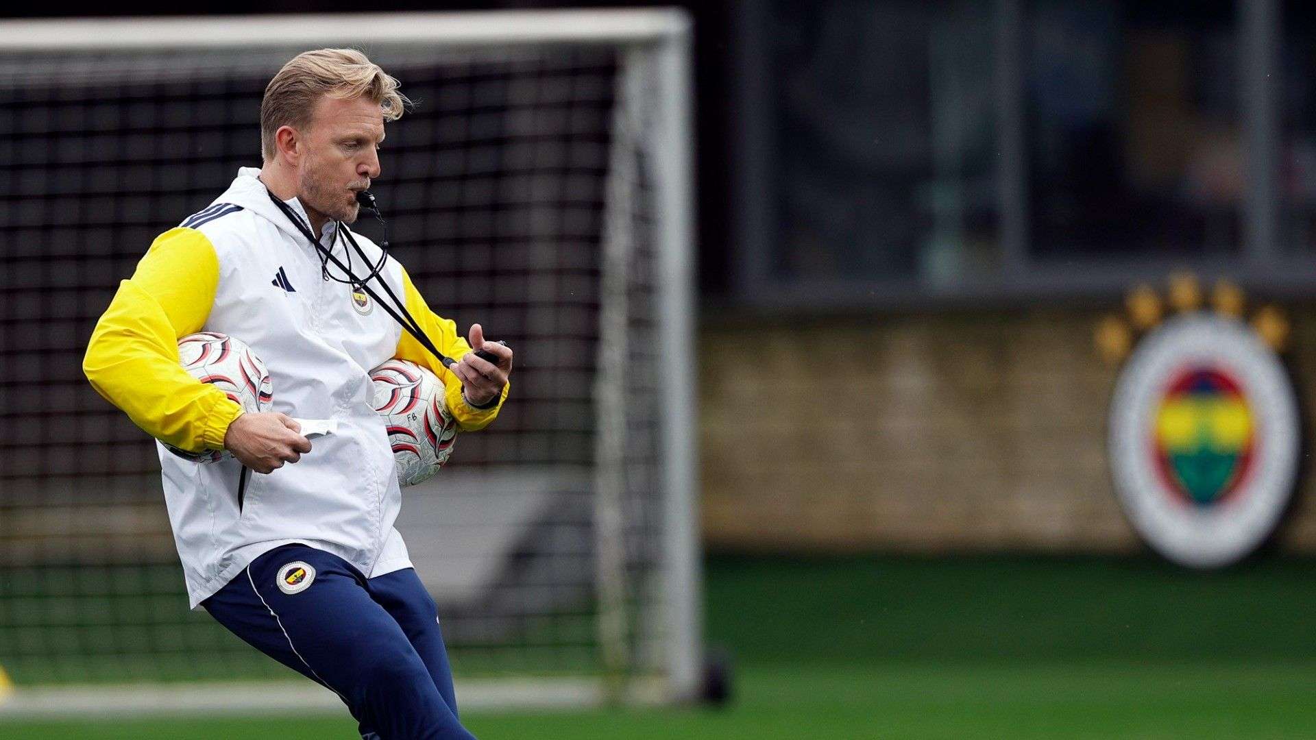 Menajeri açıkladı: Dirk Kuyt takımın başında kalabilir!