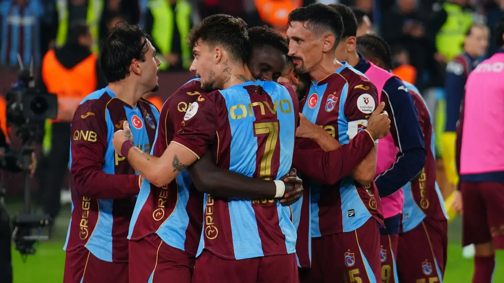 Spor yazarları, Trabzonspor - Beşiktaş maçı sonrası iki futbolcuyu öve öve bitiremedi