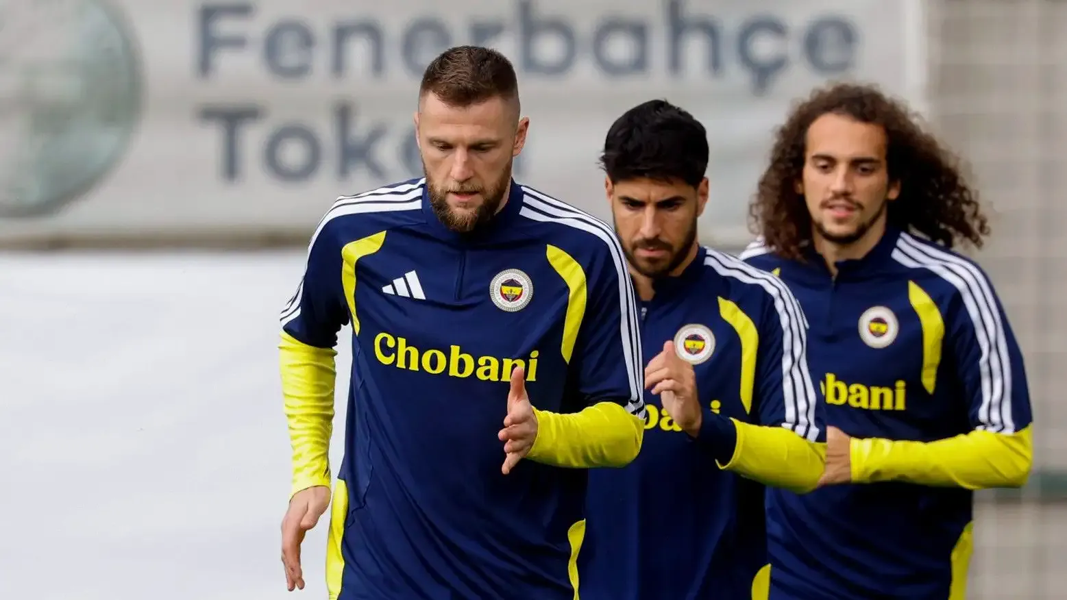 Fenerbahçe'nin kamp kadrosu belli oldu: Aston Villa'ya karşı forma giyebilecek isimler...