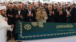 İbrahim Hatipoğlu'nun babası son yolculuğuna uğurlandı