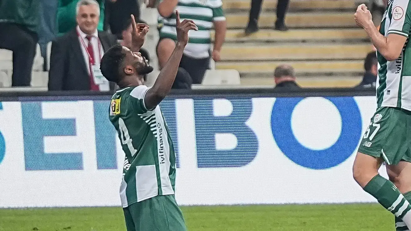 Bursasporlu yıldız önce golleri sonra vefası ile gönüllere girdi!